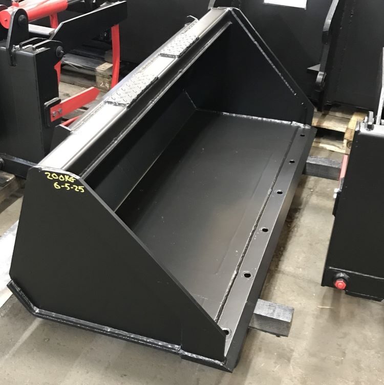 Skid Steer Bucket - 5' 2"  / 1.575m Wide, 0.4 Cubic Metre Capacity